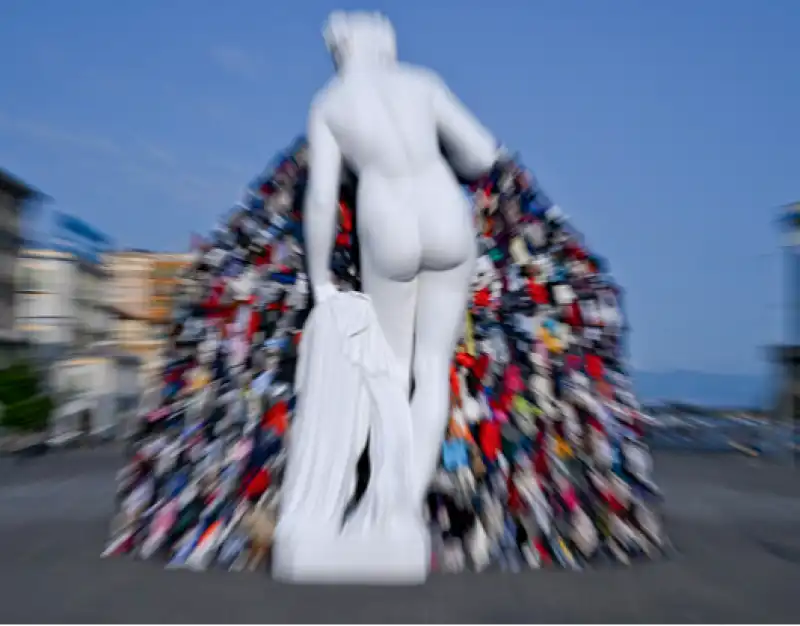 la venere degli stracci di pistoletto a napoli