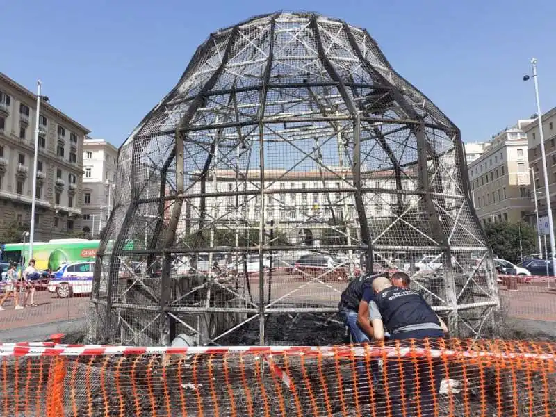 la venere degli stracci di pistoletto dopo l incendio a napoli