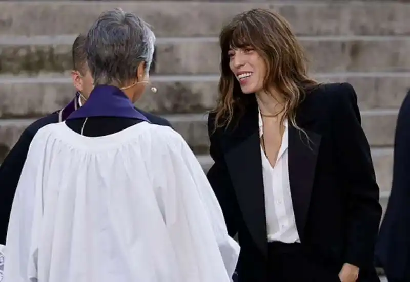 lou doillon   funerali jane birkin 