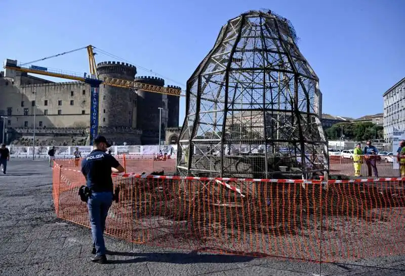 napoli, la venere degli specchi dopo l incendio     