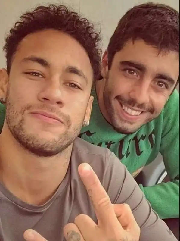 neymar e pedro scooby