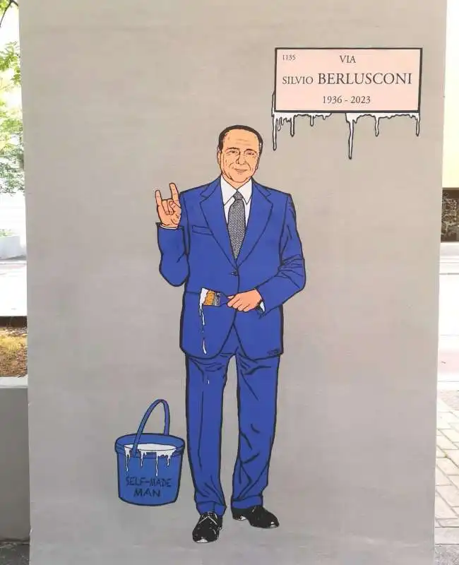 NUOVO MURALES SILVIO BERLUSCONI A MILANO