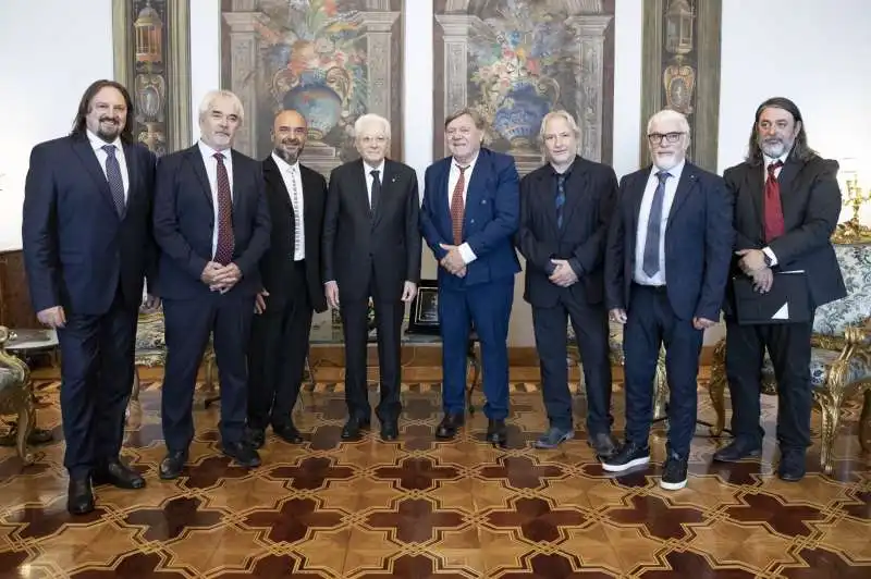 sergio mattarella riceve i nomadi al quirinale