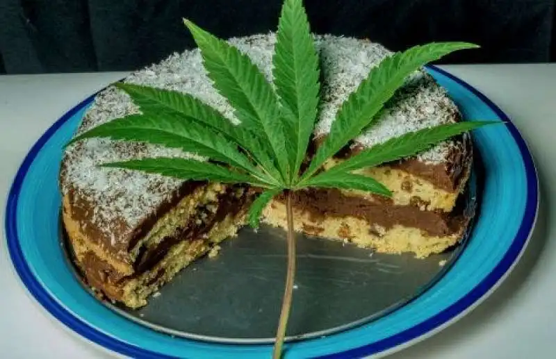 TORTA ALLA MARIJUANA 