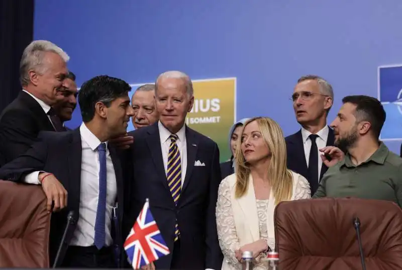 VERTICE NATO DI VILNIUS -  SUNAK, ERDOGAN, BIDEN, MELONI, STOLTENBERG E ZELENSKY 