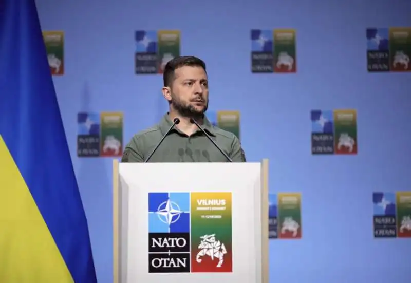 volodymyr zelensky al vertice nato di vilnius  1