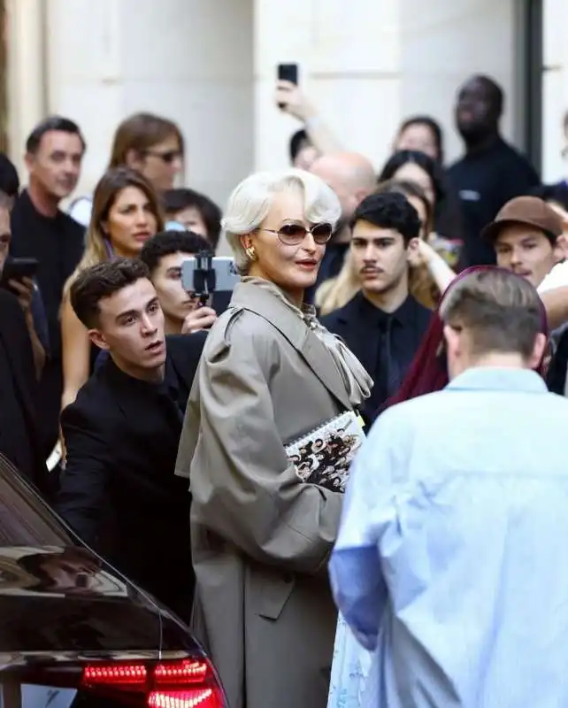 alexis stone nei panni di miranda priestly  3