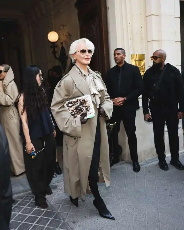 alexis stone nei panni di miranda priestly  4