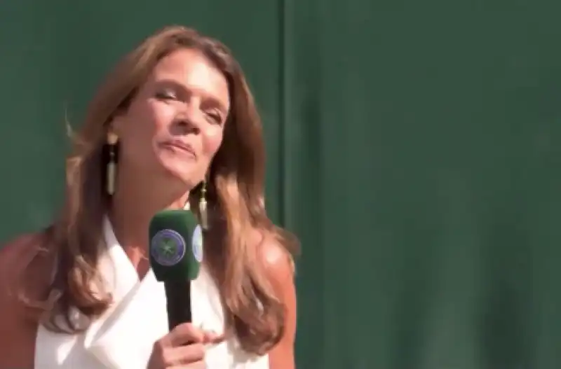  ANNABEL CROFT 