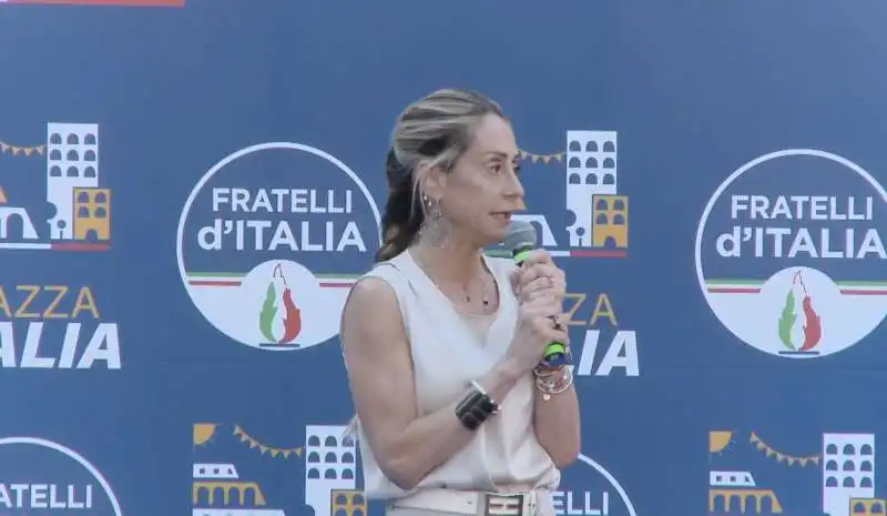 arianna meloni   piazza italia   la festa di fratelli d italia roma    9