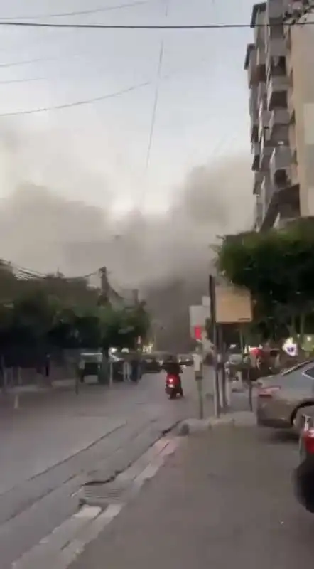 attacco israeliano al sobborgo di haret hreik, a beirut   4