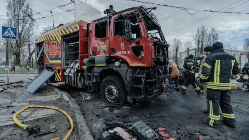 bombardamenti russi contro soccorsi ucraini  6