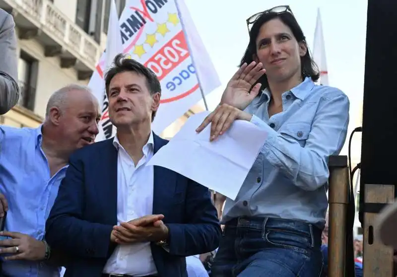  giuseppe conte   elly schlein    genova, manifestazione per le dimissioni di giovanni toti   