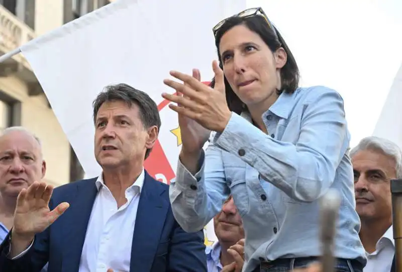 giuseppe conte   elly schlein    genova, manifestazione per le dimissioni di giovanni toti   