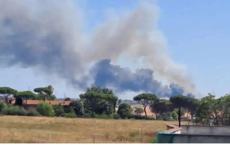 INCENDIO A ROMA CASAL LUMBROSO