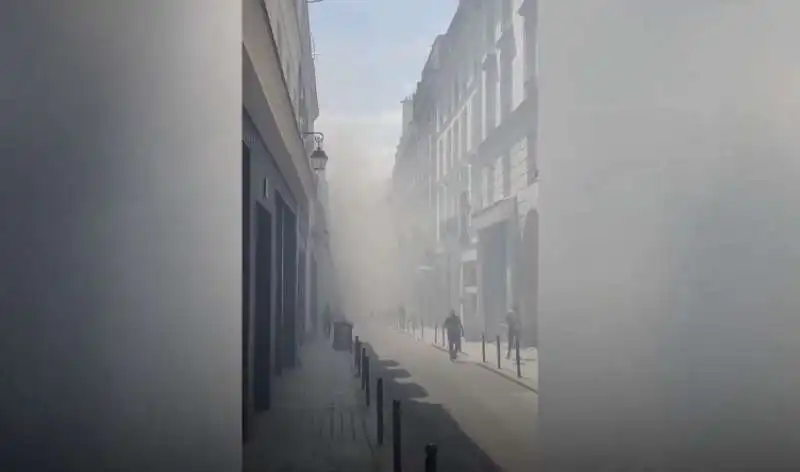 INCENDIO NEL SECONDO ARRONDISSEMENT - PARIGI