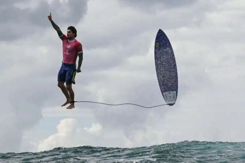 la foto di gabriel medina scattata da jerome brouillet 