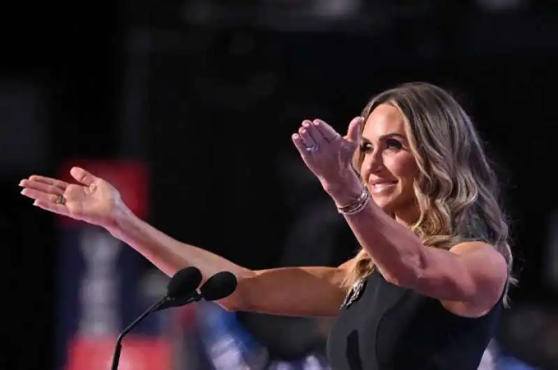 lara trump - convention repubblicana a milwaukee 