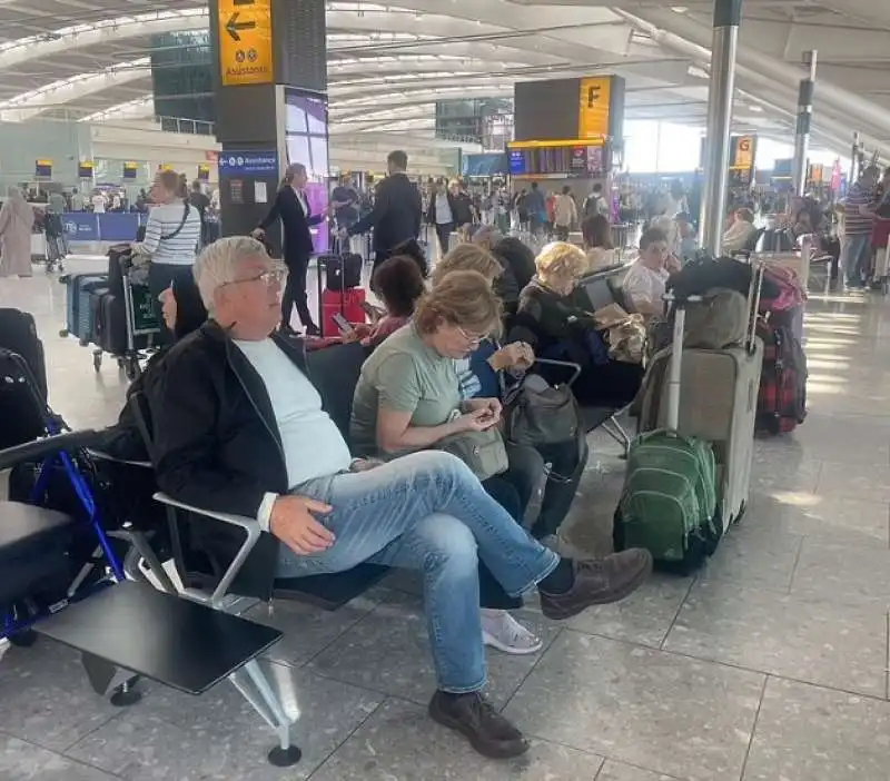 MICROSOFT DOWN - CAOS NEGLI AEROPORTI