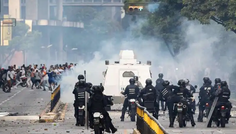 proteste in venezuela contro la rielezione di nicolas maduro   6