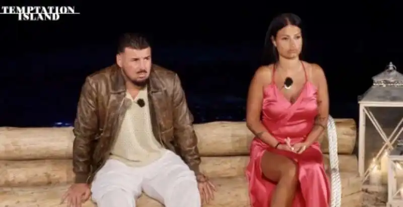 temptation island   il falo di lino e alessia 7