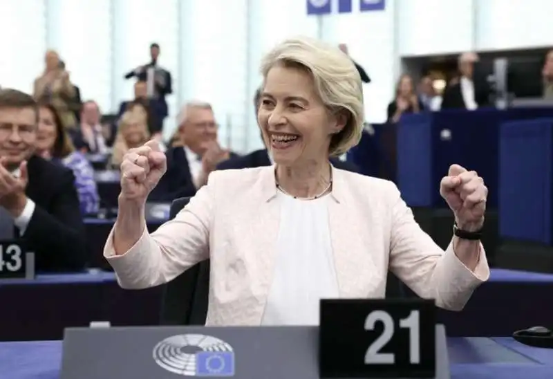 ursula von der leyen rieletta come presidente della commissione ue 