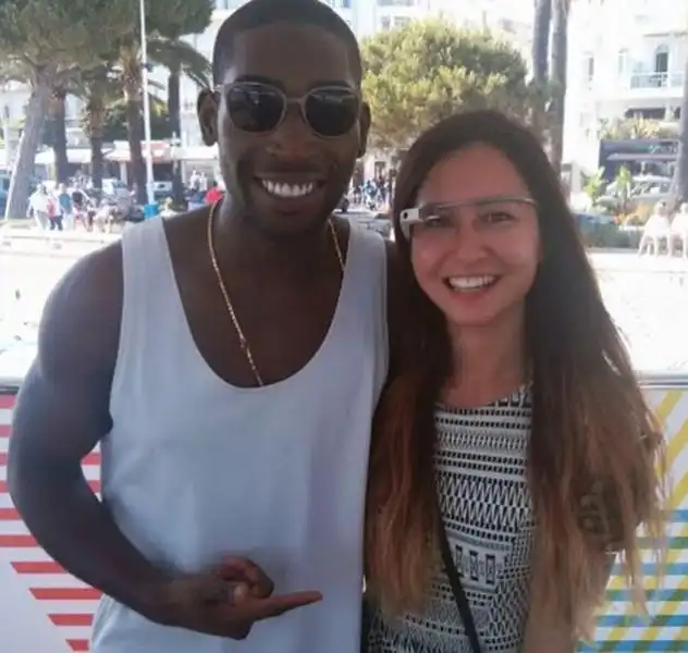 AMANDA ROSENBERG CON IL RAPPER TINIE TEMPAH 