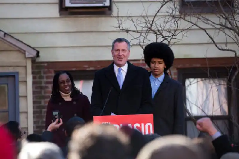 BILL DE BLASIO CON MOGLIE E FIGLIO 