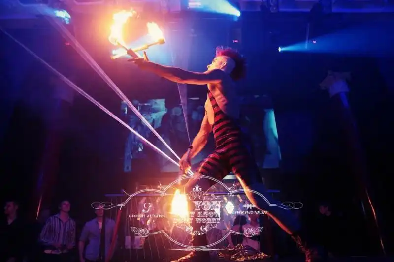 CIRQUE LE SOIR 