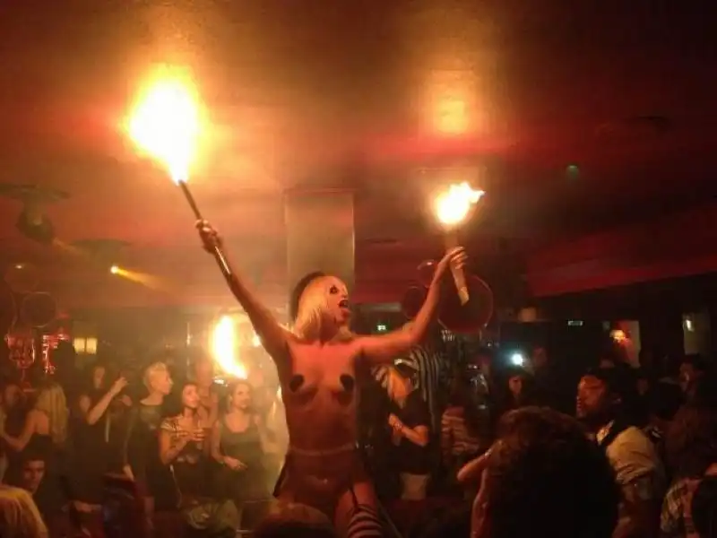 CIRQUE LE SOIR 