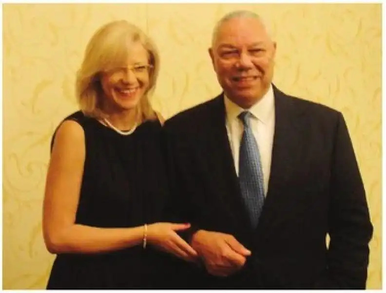 CORINA CRETU E COLIN POWELL