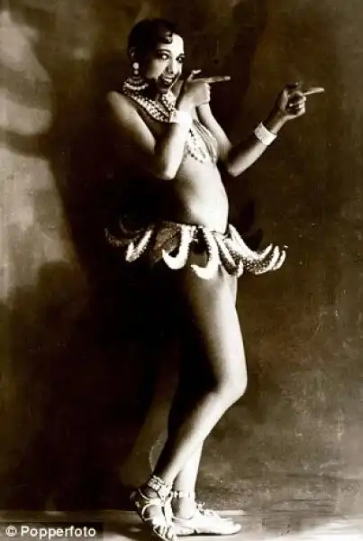 JOSEPHINE BAKER CON IL TUTU DI BANANE 