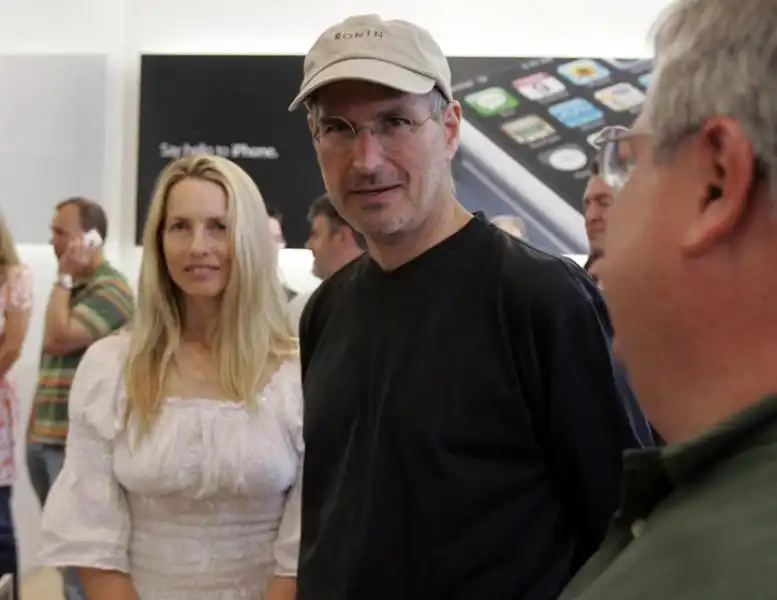 LAURENE POWELL E STEVE JOBS 