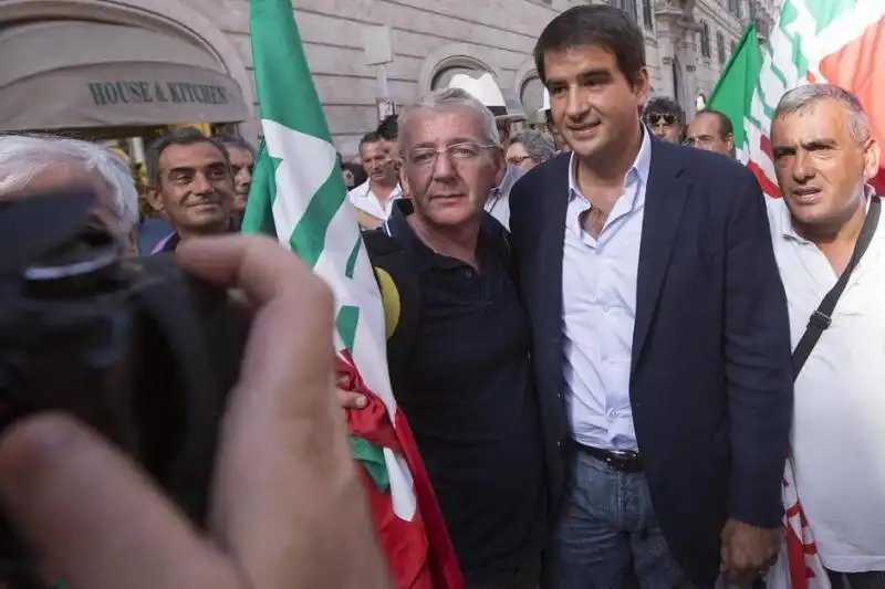 MANIFESTAZIONE PDL A VIA DEL PLEBISCITO AGOSTO RAFFAELE FITTO 