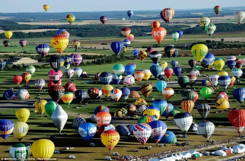 MONGOLFIERE ALLA LORRAINE MONDIAL INTERNATIONAL AIR BALLONS IN FRANCIA 