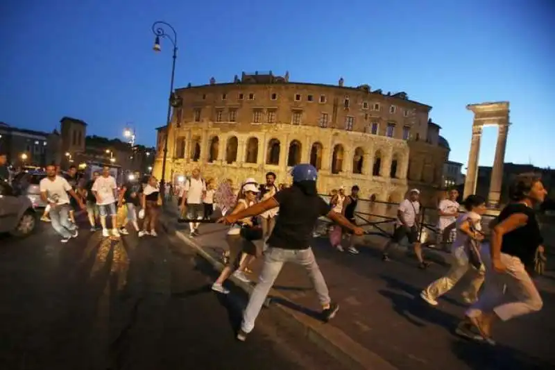 proteste ai fori imperiali per la discarica 