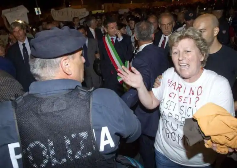 proteste ai fori imperiali per la discarica 