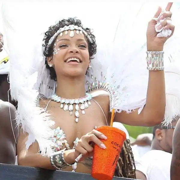 RIHANNA ALLE BARBADOS FOTO DA REPUBBLICA 