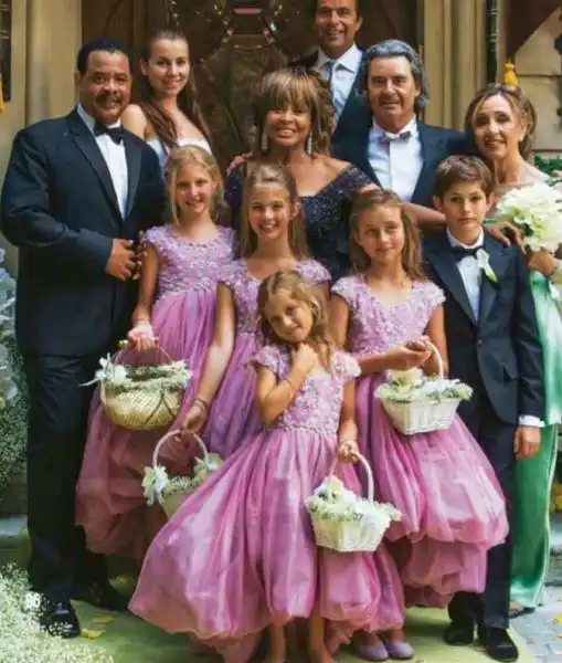 TINA TURNER MATRIMONIO CON FAMIGLIA 