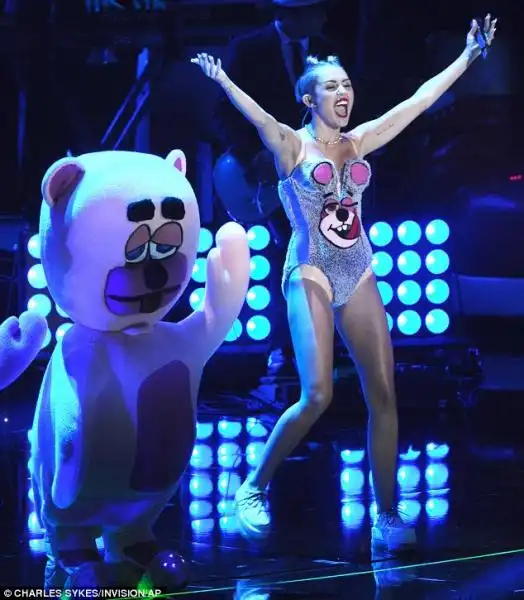 MTV VIDEO MUSIC AWARDS ESIBIZIONE DI MILEY CYRUS 