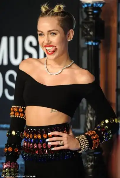 MTV VIDEO MUSIC AWARDS MILEY CYRUS 