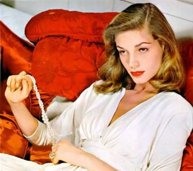 20140611125457 lauren bacall white