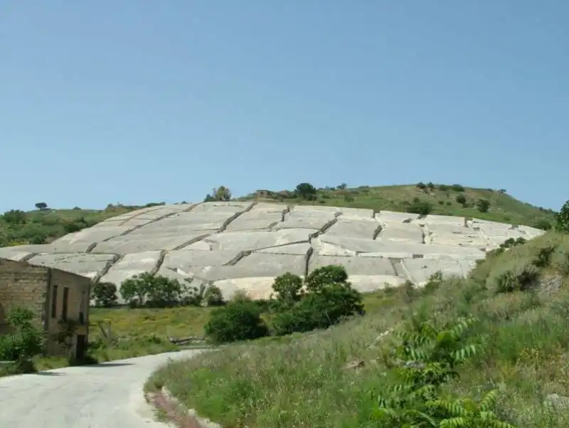 ALBERTO BURRI - IL CRETTO DI GIBELLINA 