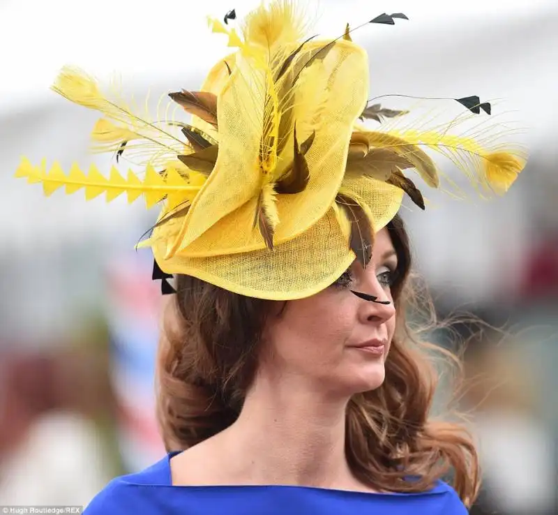 cappello di piume a york