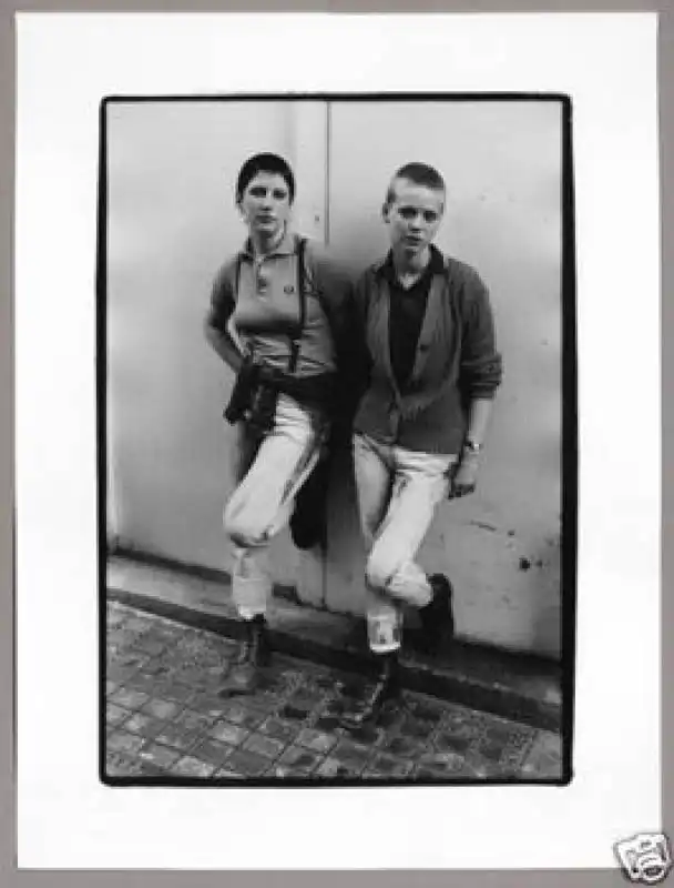 Derek_Ridgers_-_skinhead_girls 1980