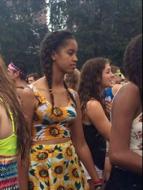 malia obama al lollapalooza