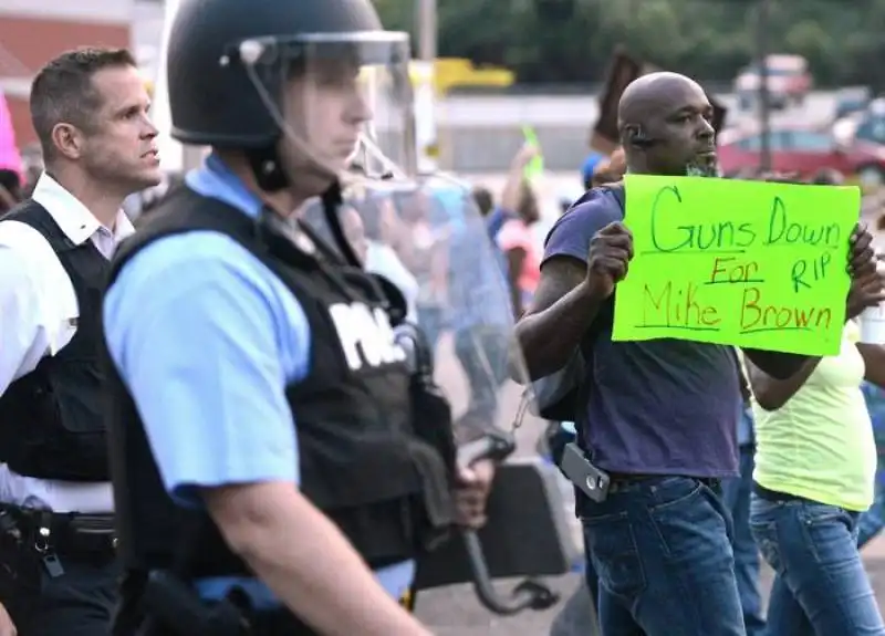 missouri   proteste dopo la morte di michael brown ucciso dalla polizia  28