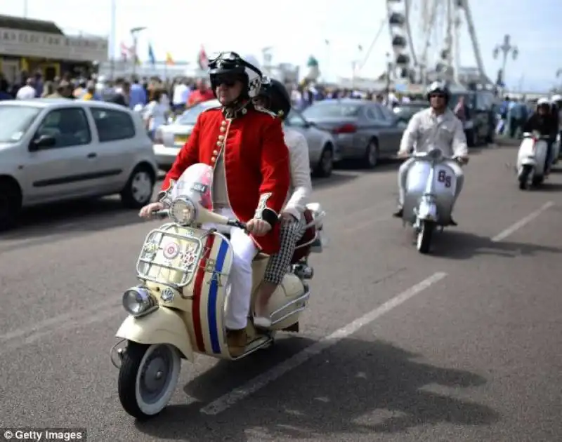 motociclisti nostalgici degli anni 60 a brighton 10