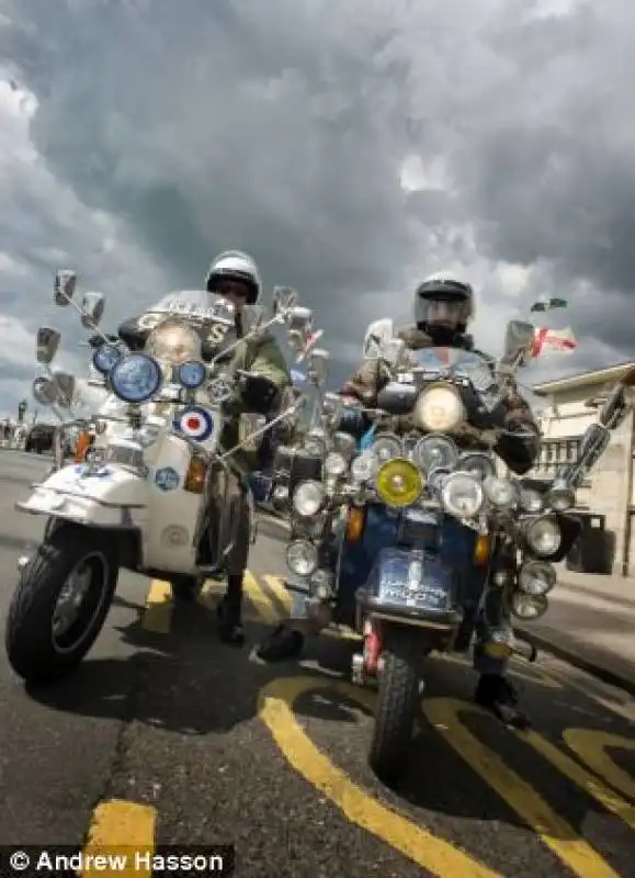 motociclisti nostalgici degli anni 60 a brighton 3