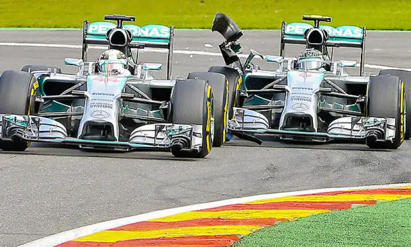 ROSBERG E HAMILTON  